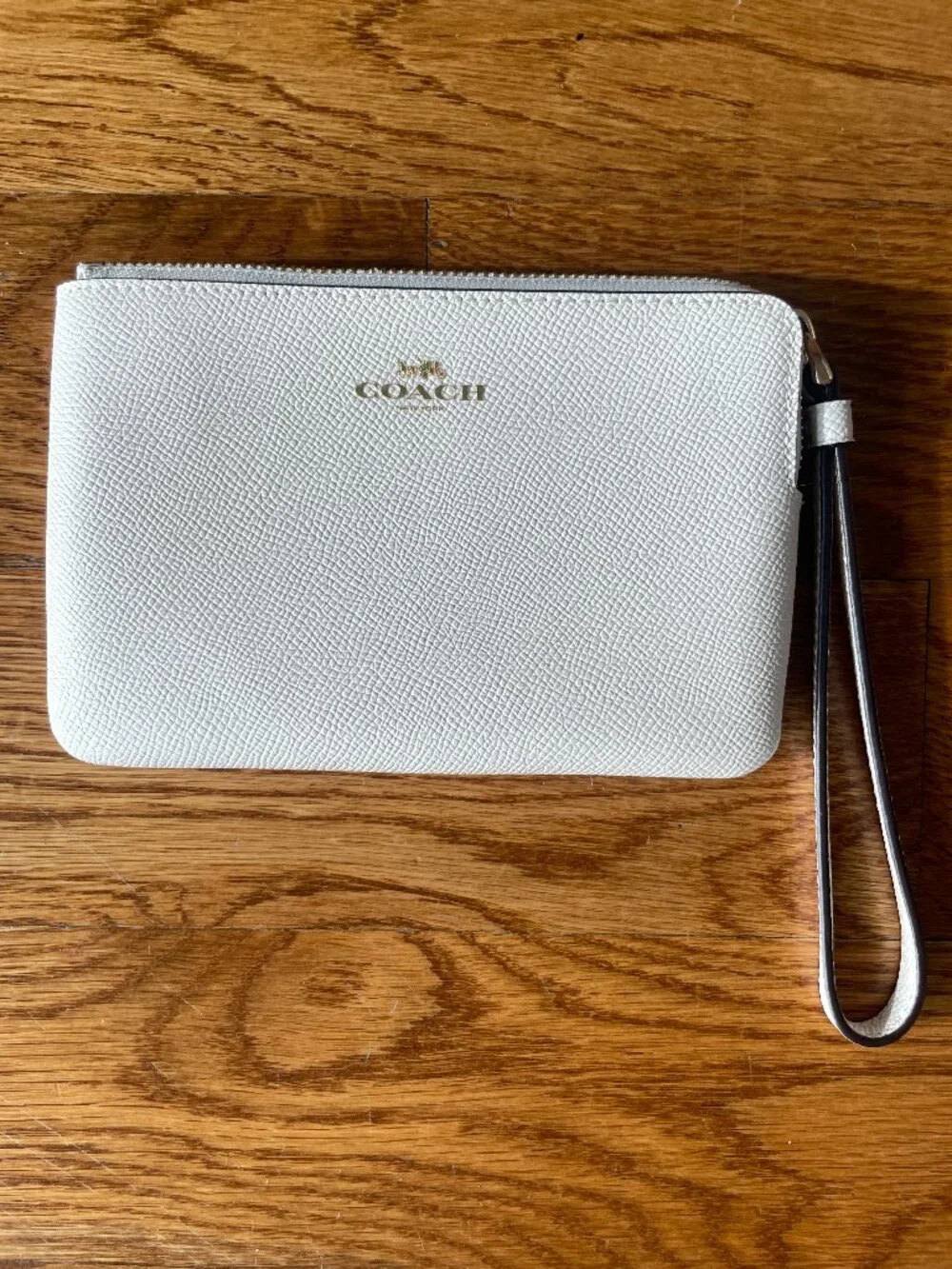 NEW WITH TAGS Coach Corner Zip Wristlet in White